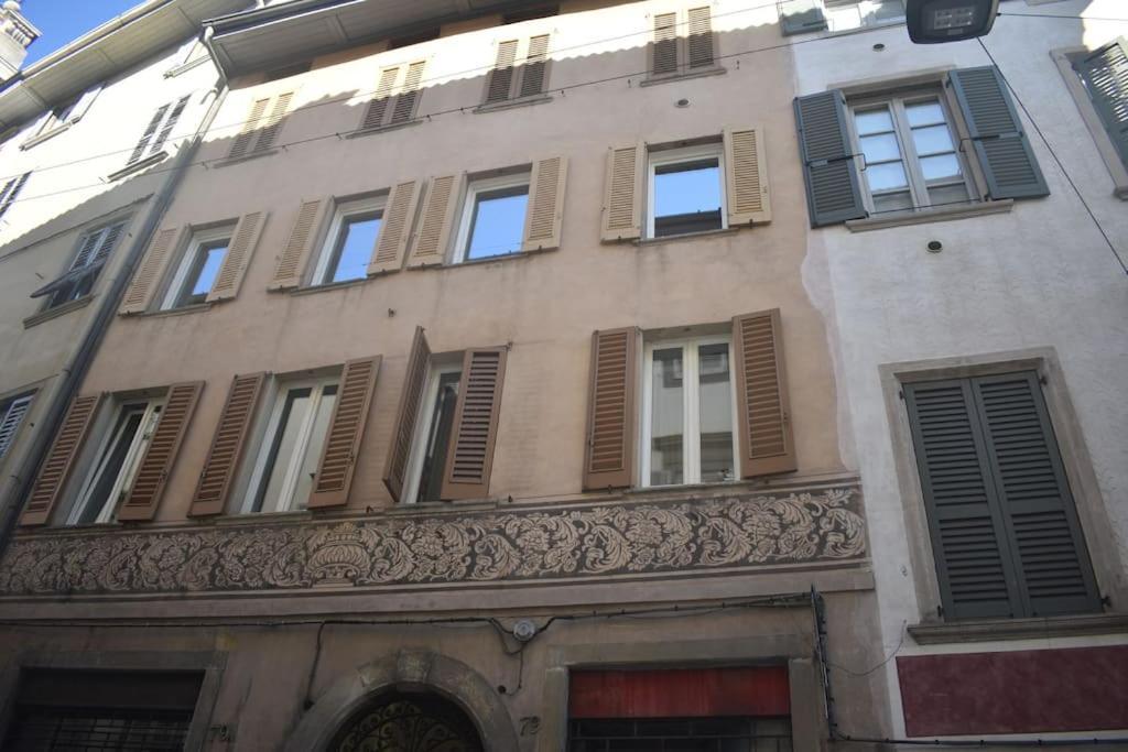 Nur 2 Casa Vacanze Bergamo Via Pignolo 外观 照片